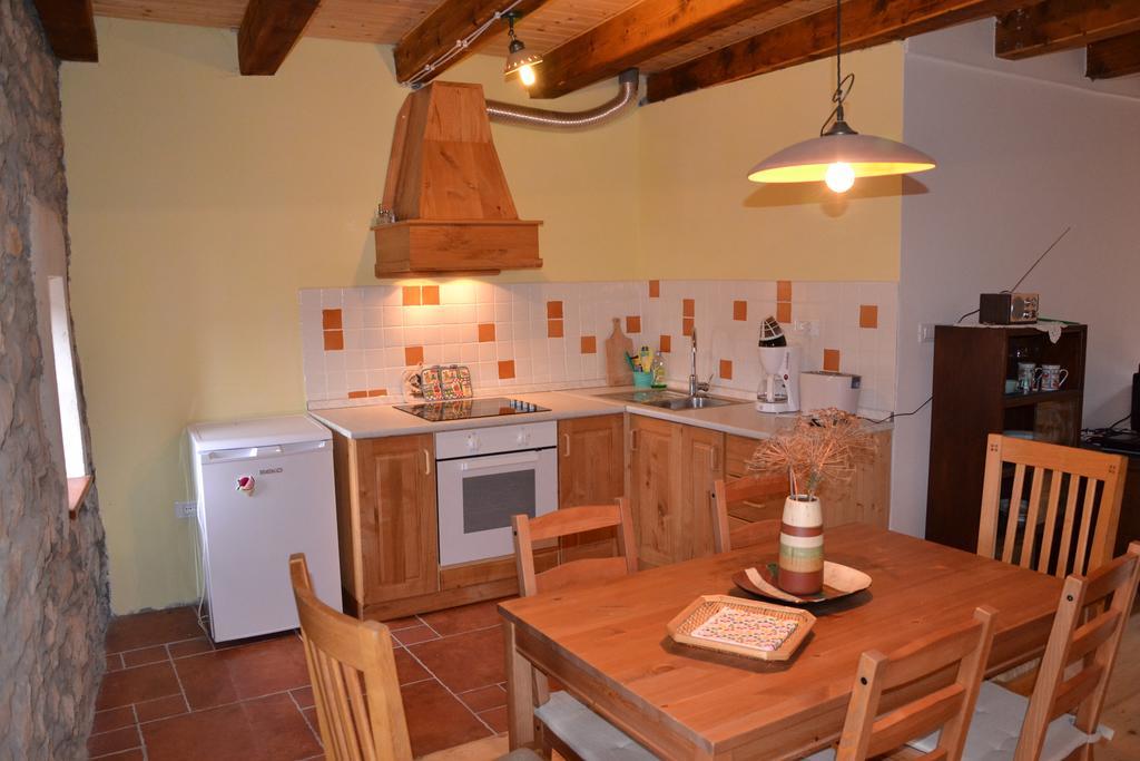 Holiday Farmhouse Skvor Robidisce Bilik gambar